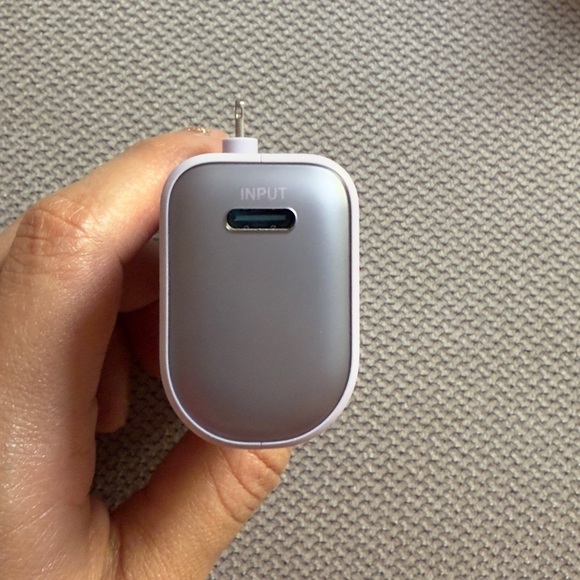 Anker Nano Power Bank with Built-in Lightning Connector - Picture 4 of 6